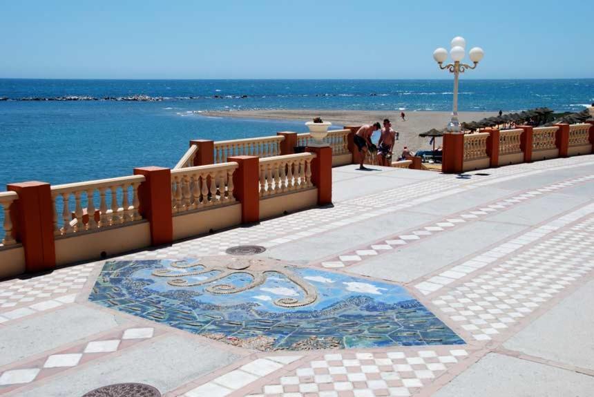 Appartamento A Step From The Ocean!!! Benalmádena Esterno foto